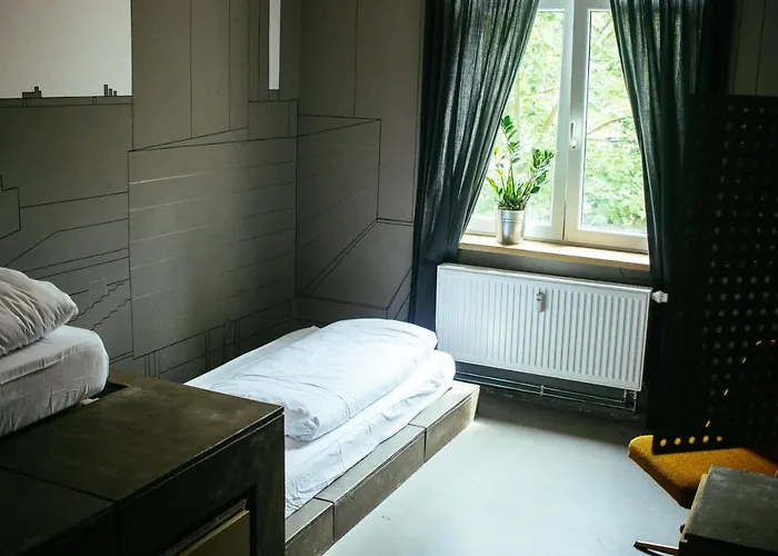 Hostel & Garten Eden