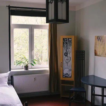& Garten Eden Hostel